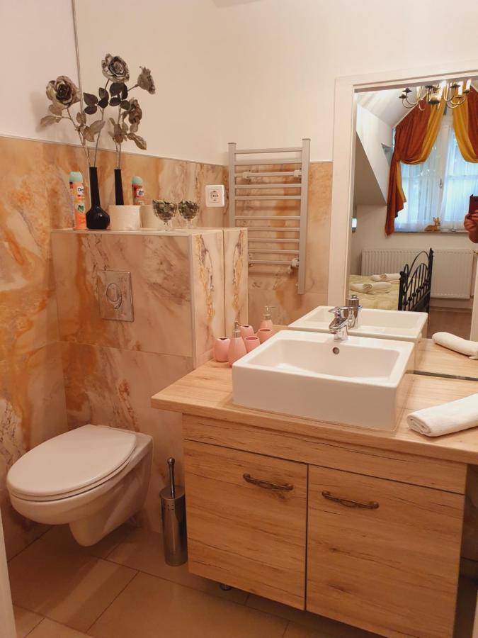 Karmelita Boutique Apartman Sopron Exterior photo