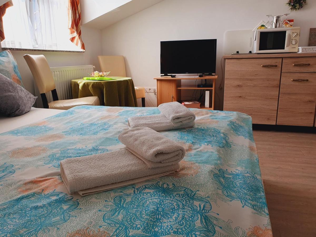 Karmelita Boutique Apartman Sopron Exterior photo