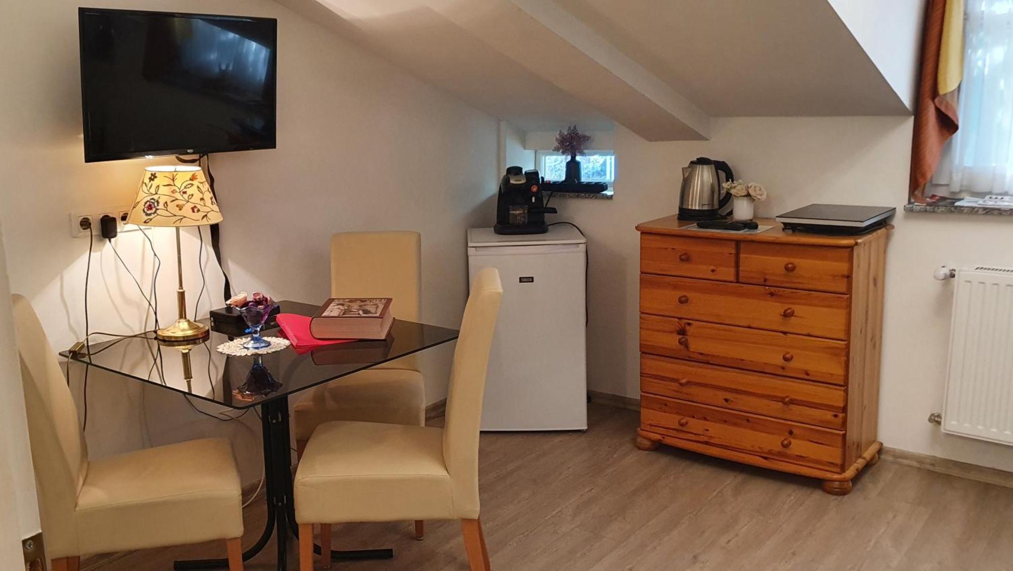 Karmelita Boutique Apartman Sopron Room photo