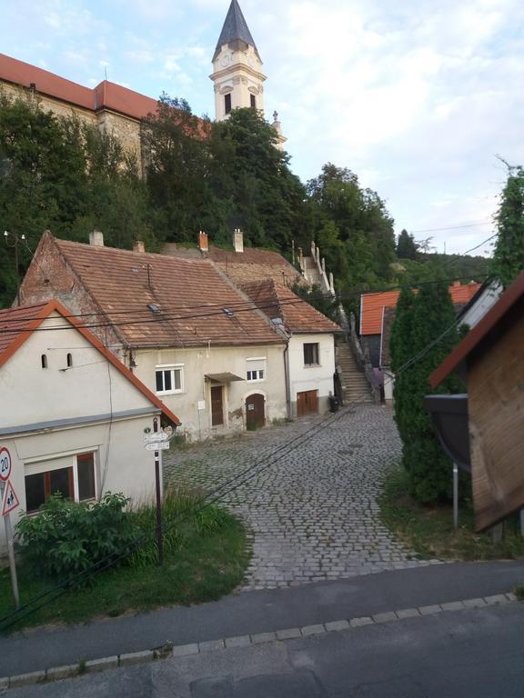 Karmelita Boutique Apartman Sopron Exterior photo