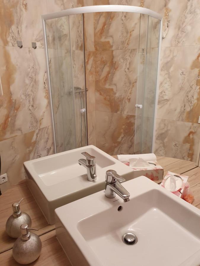 Karmelita Boutique Apartman Sopron Exterior photo